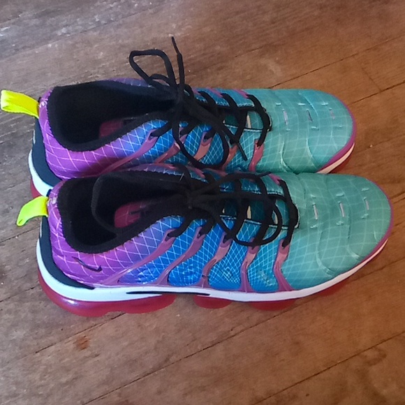 Nike Air Vapor Max Plus Hyper Violet shoes - Picture 5 of 7
